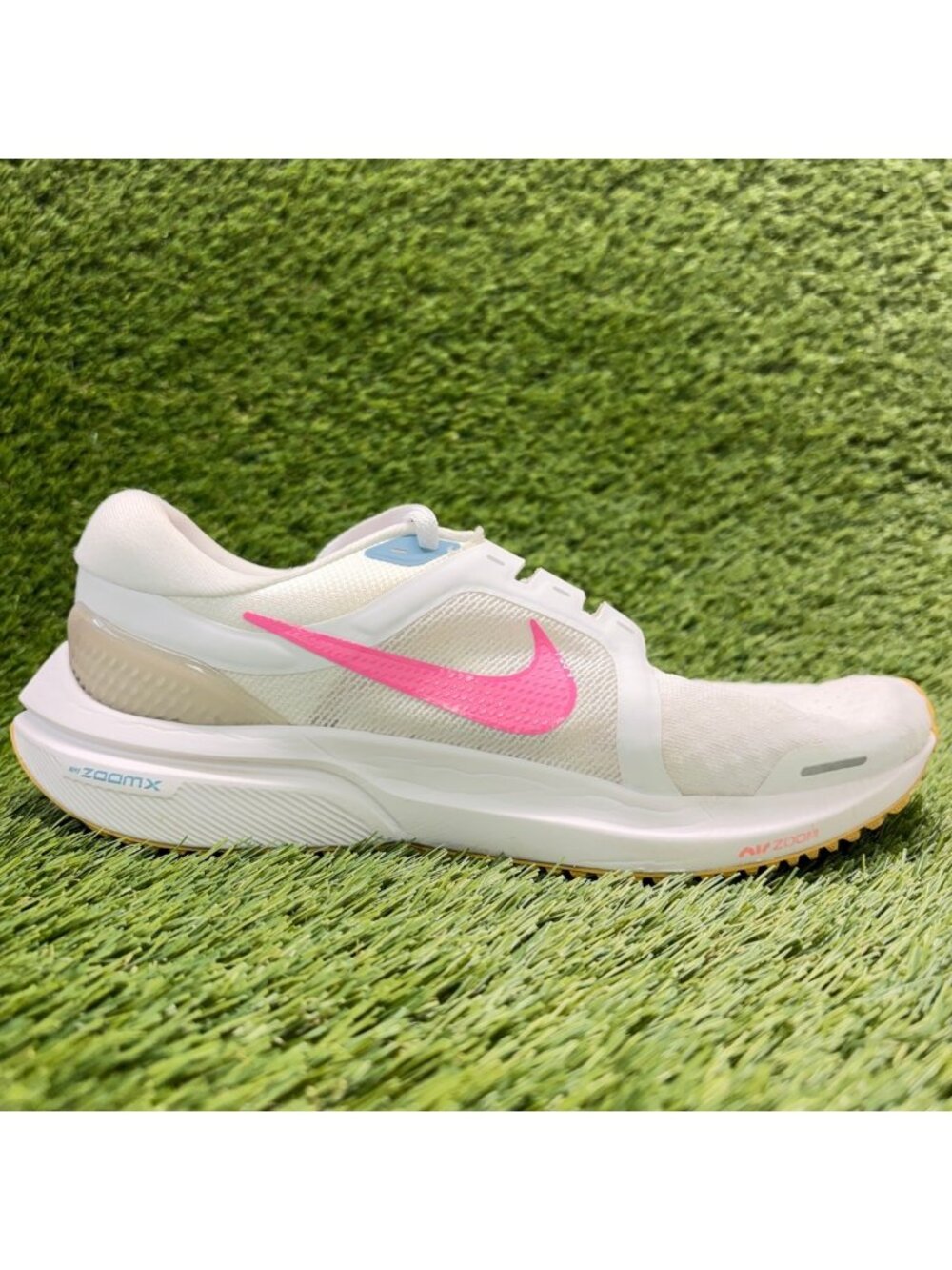Nike Air Zoom Vomero 16 Women Size 8.5 White Pink Running Walking Shoes Sneakers